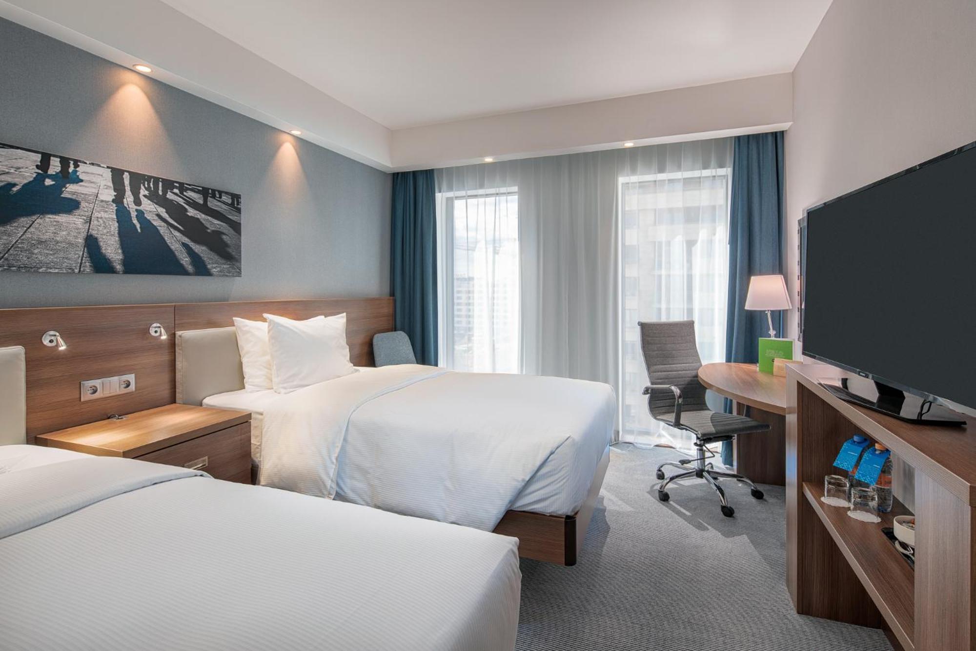 Hampton By Hilton Warsaw Mokotow Hotel Ngoại thất bức ảnh